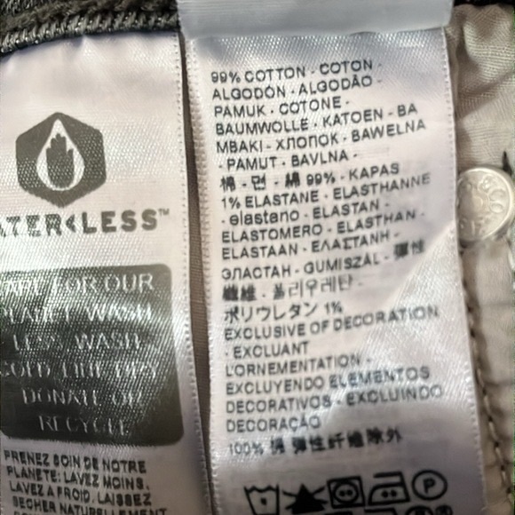 NWT Levis Ribcage Ankle Jeans Black - Picture 9 of 9